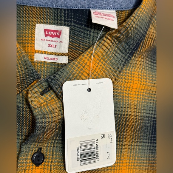 Levis button down shirt - Picture 3 of 3